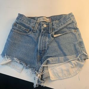 Perfect vintage Levi distressed jean shorts!!!